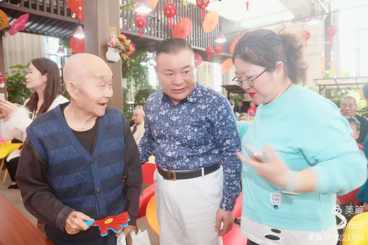 玛纳斯县政协医疗卫生界 社会保障界委员慰问演出 文字:管园园 审核:陈德权 摄影:玛纳斯县摄影家协会